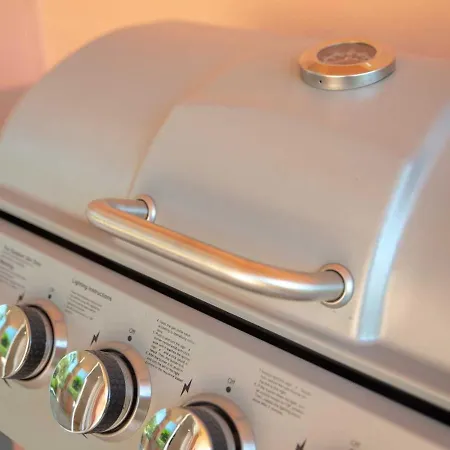 El Calvario: Cinematic Retreat In Marbella's Old Town Villa *