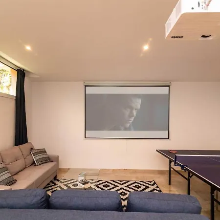 Vacation I El Calvario Villa, Cinema, Pool, Andalusian Garden, Top Location In Old Town *