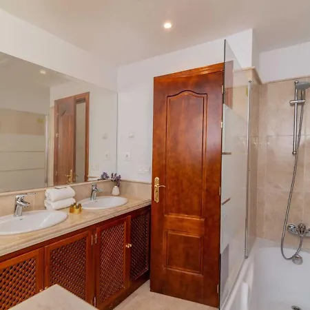 Vacation I El Calvario Villa, Cinema, Pool, Andalusian Garden, Top Location In Old Town Βίλα *