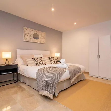 Vacation I El Calvario Villa, Cinema, Pool, Andalusian Garden, Top Location In Old Town * Μαρμπέλλα