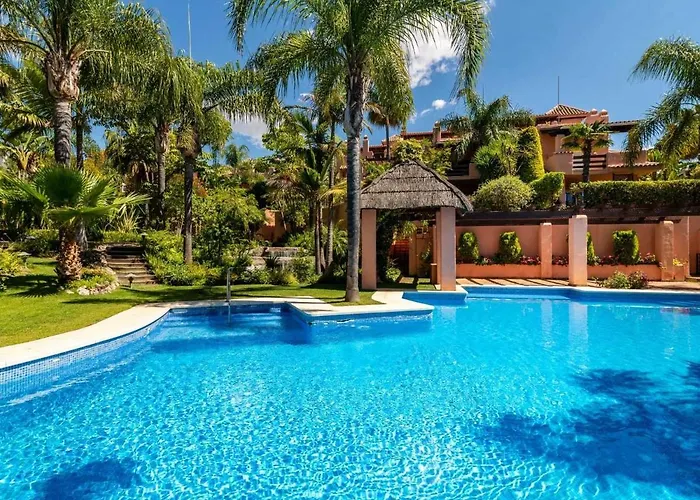 Vacation I El Calvario Villa, Cinema, Pool, Andalusian Garden, Top Location In Old Town * Marbella