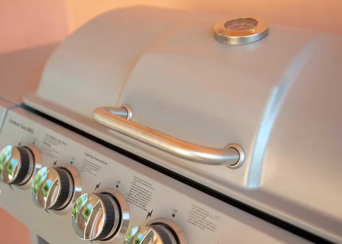 Vacation I El Calvario Villa, Cinema, Pool, Andalusian Garden, Top Location In Old Town Villa *