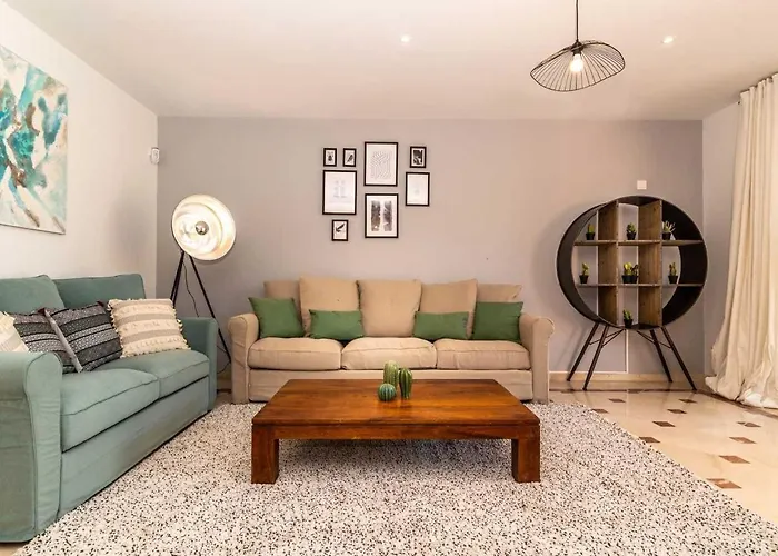 Vacation I El Calvario Villa, Cinema, Pool, Andalusian Garden, Top Location In Old Town Vila *
