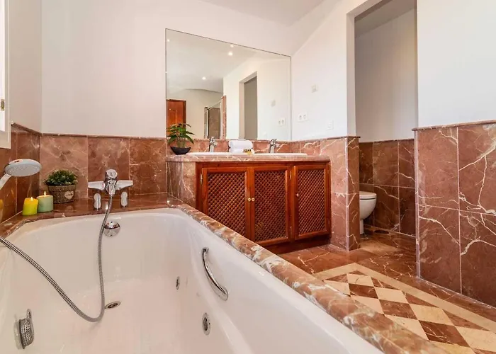 Vacation I El Calvario Villa, Cinema, Pool, Andalusian Garden, Top Location In Old Town *