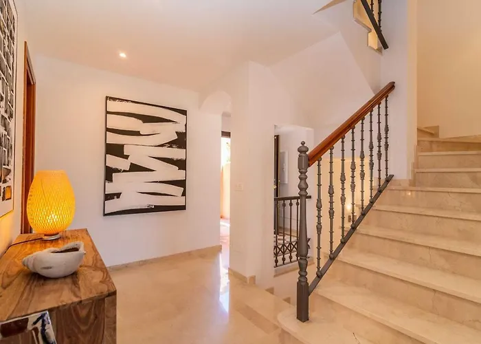 Vacation I El Calvario Villa, Cinema, Pool, Andalusian Garden, Top Location In Old Town Vila Marbella