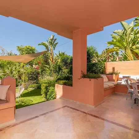 Vacation I El Calvario Villa, Cinema, Pool, Andalusian Garden, Top Location In Old Town Villa Marbella