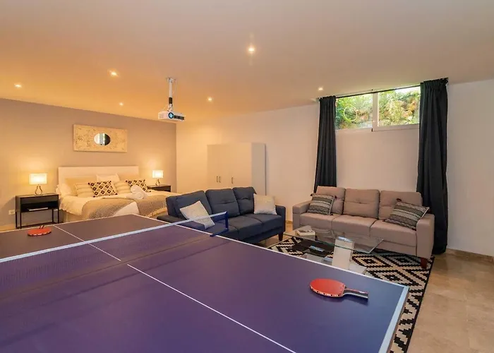 Vacation I El Calvario Villa, Cinema, Pool, Andalusian Garden, Top Location In Old Town Марбелья