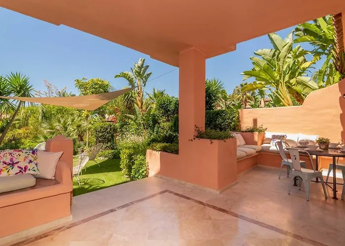 Vacation I El Calvario Villa, Cinema, Pool, Andalusian Garden, Top Location In Old Town Вілла Марбелья