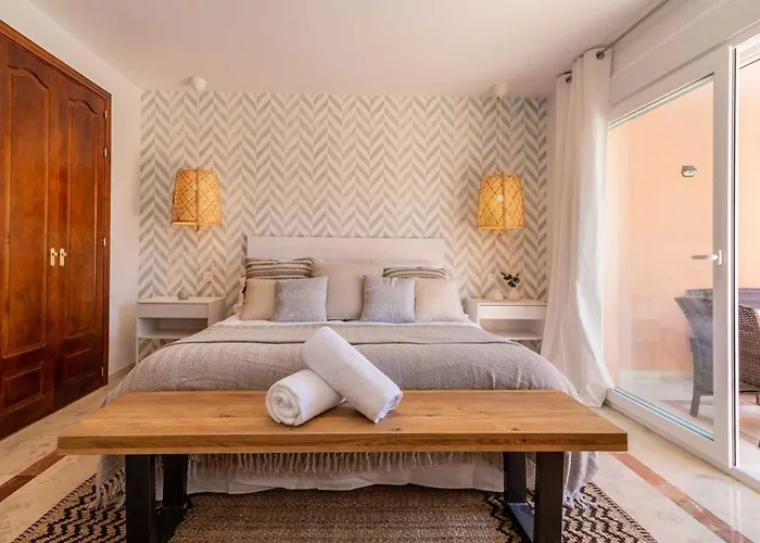Vacation I El Calvario Villa, Cinema, Pool, Andalusian Garden, Top Location In Old Town Марбелья